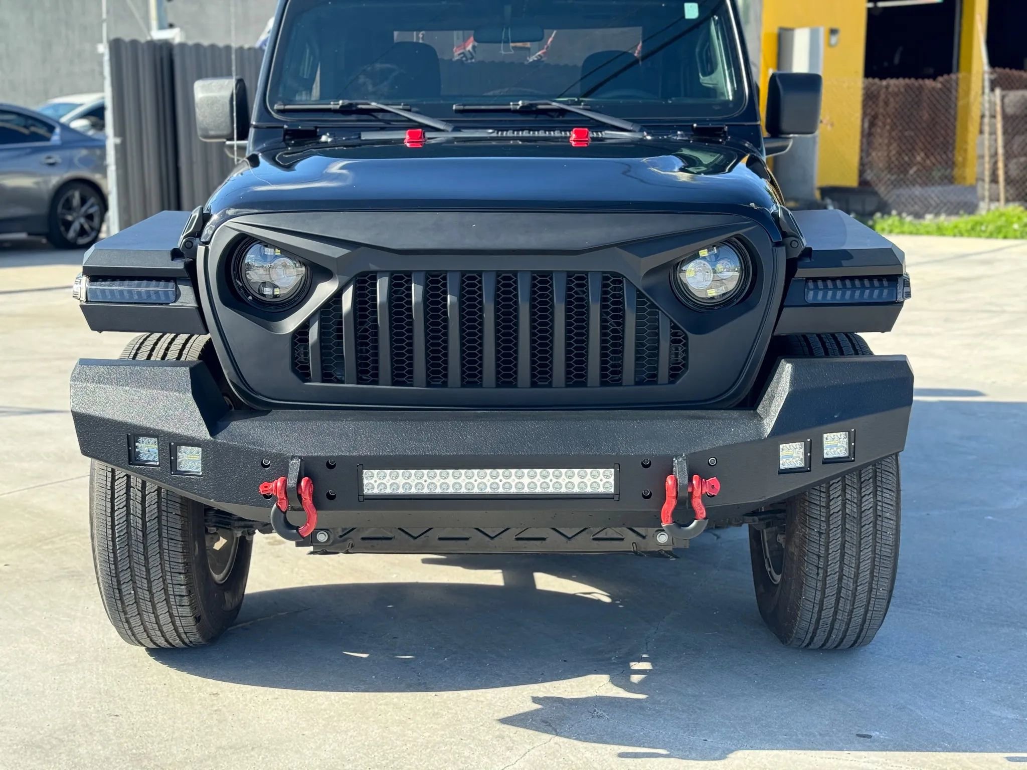 Used 2023 Jeep Wrangler Sport image 4
