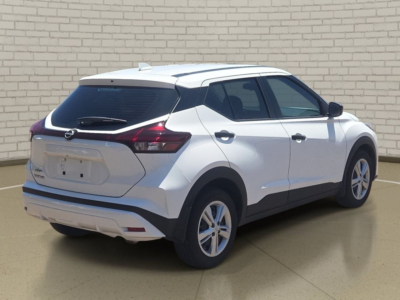 Used 2025 Nissan Kicks Play S FWD image 5