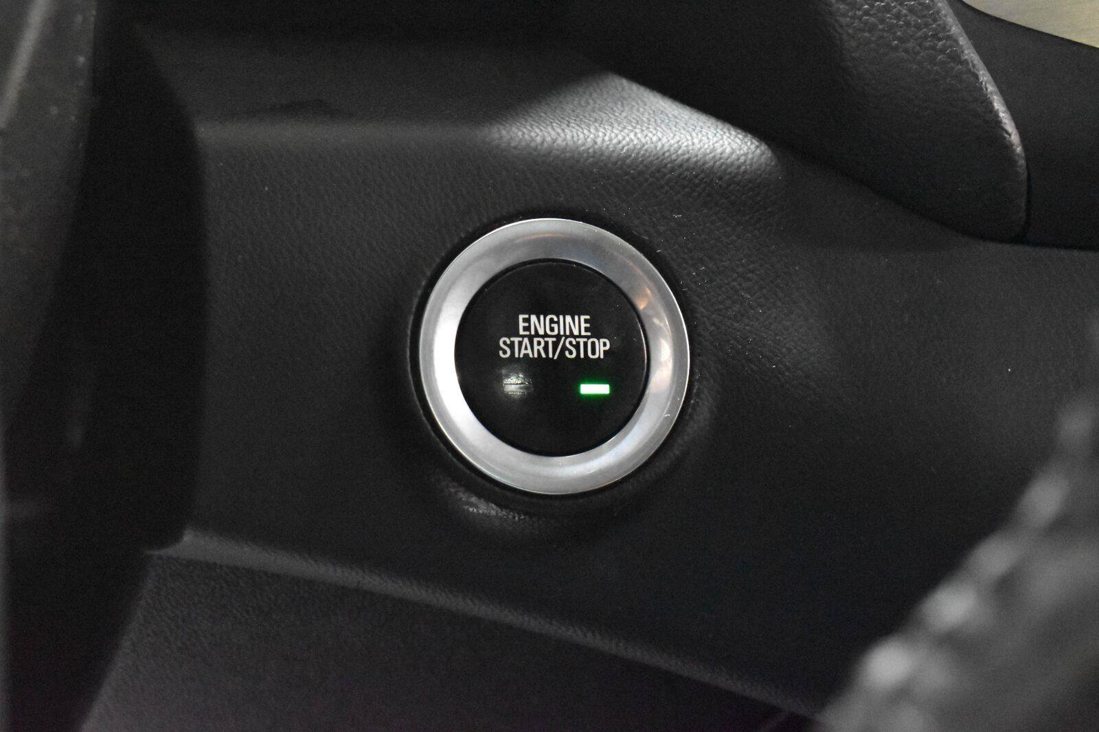 Used 2018 GMC Terrain Denali w/ Advanced Safety Package AWD/4WD image 14