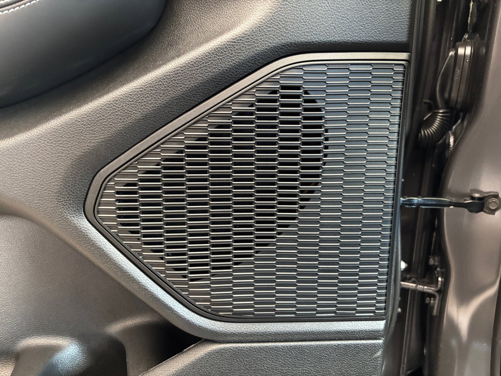 New 2025 Jeep Grand Cherokee Laredo X w/ Trailer Tow Package image 27