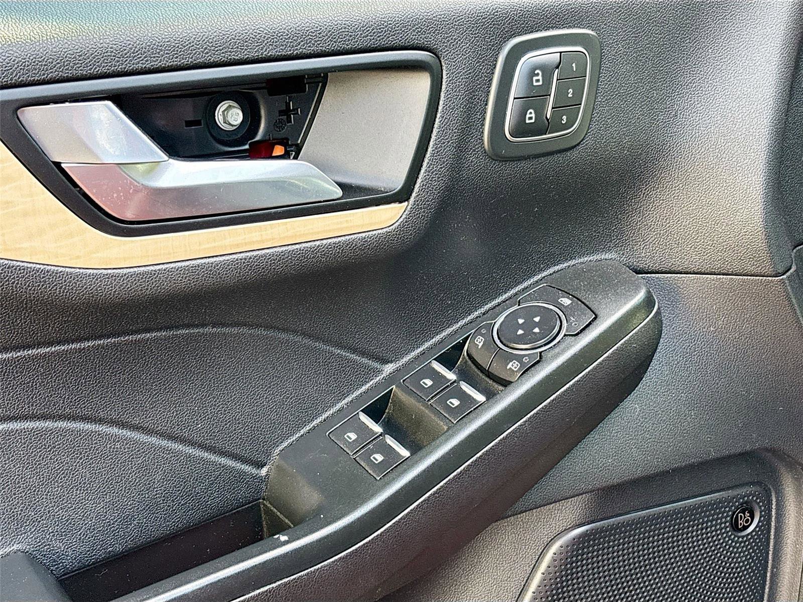 Used 2022 Ford Escape Titanium w/ Titanium Elite Package image 19