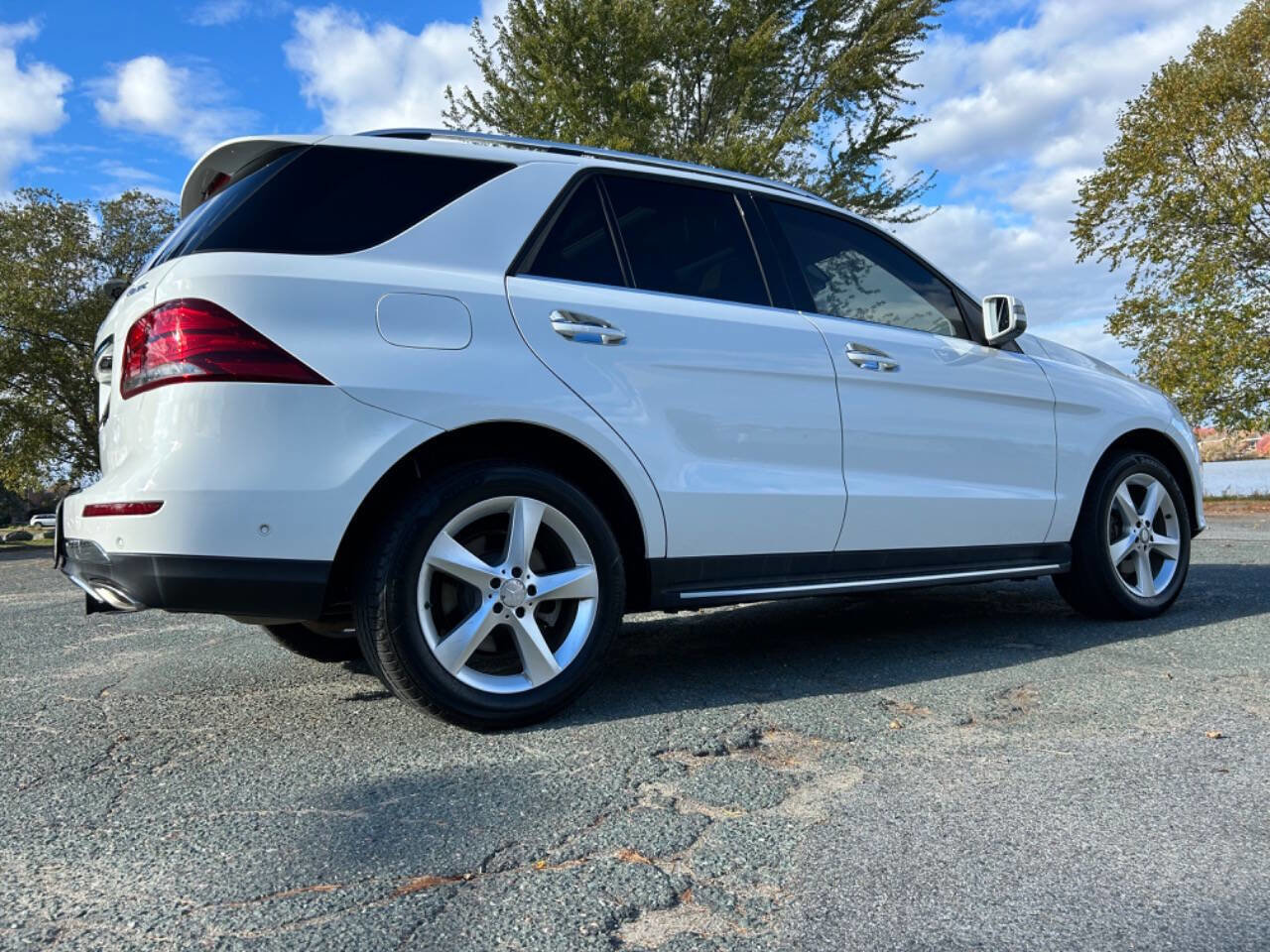 Used 2016 Mercedes-Benz GLE 350 4MATIC w/ Premium Package image 16