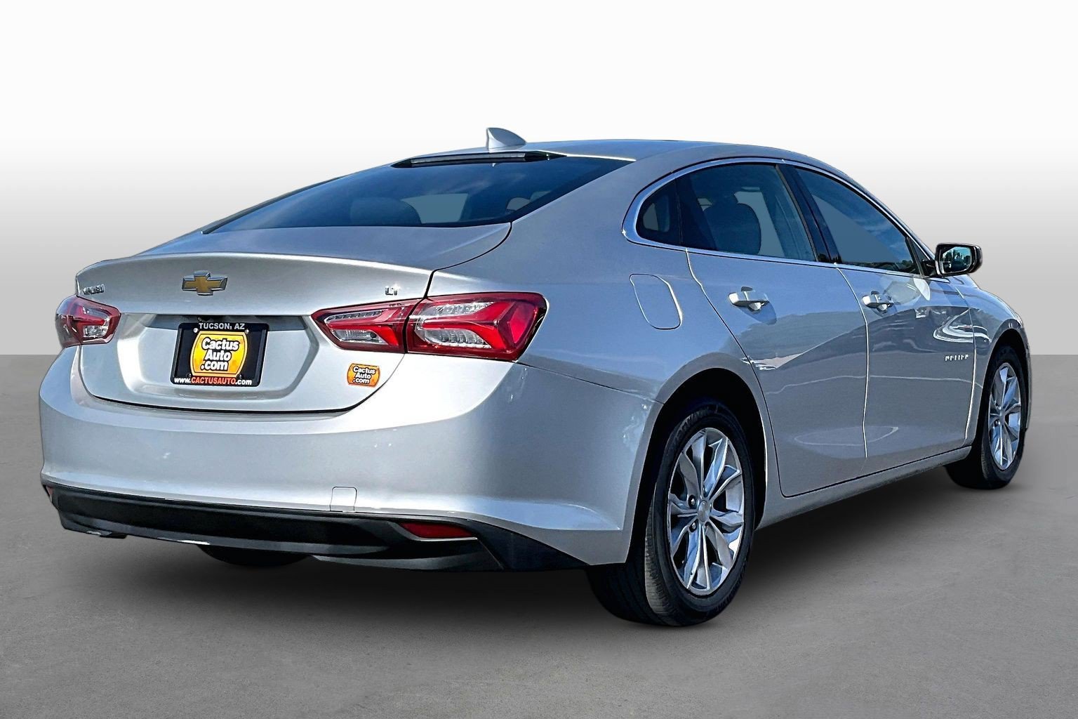Used 2020 Chevrolet Malibu LT FWD image 2