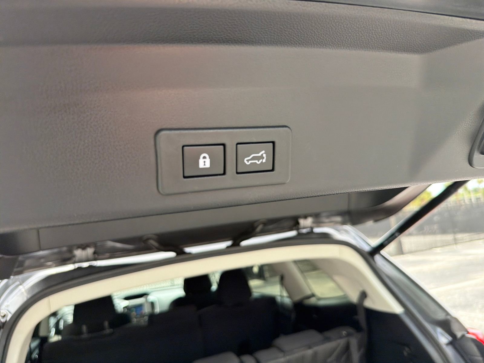Used 2022 Subaru Ascent Premium w/ Convenience Package AWD/4WD image 40