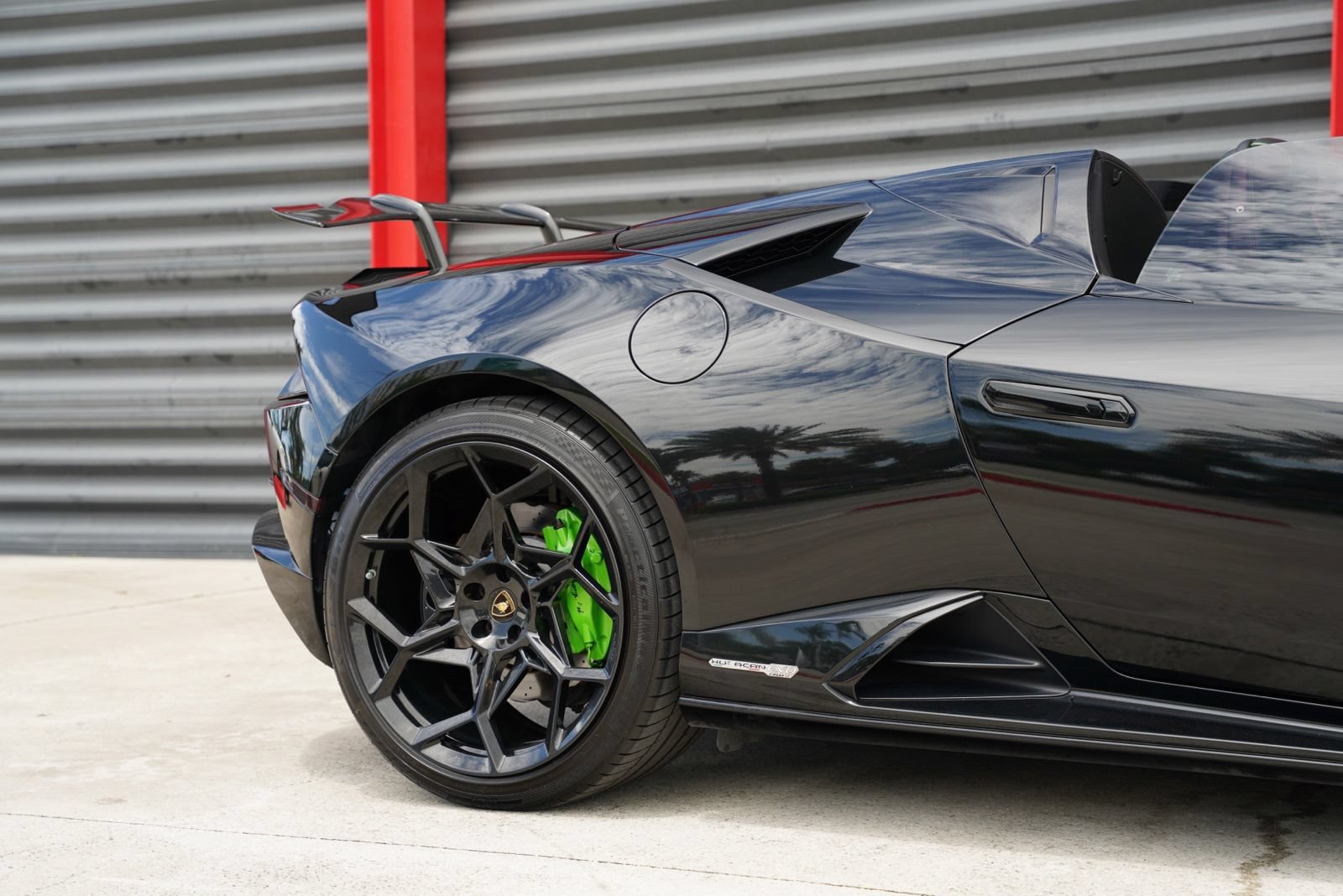 Used 2021 Lamborghini Huracan EVO RWD image 3