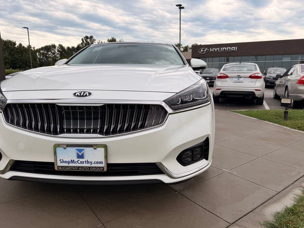 Used 2017 Kia Cadenza Technology FWD image 13