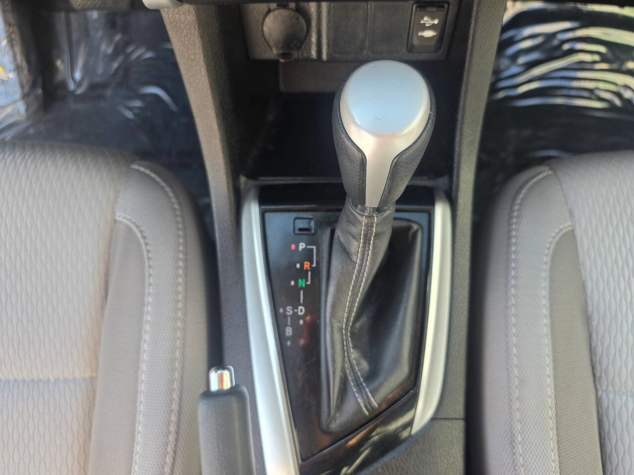 Used 2017 Toyota Corolla LE FWD image 40