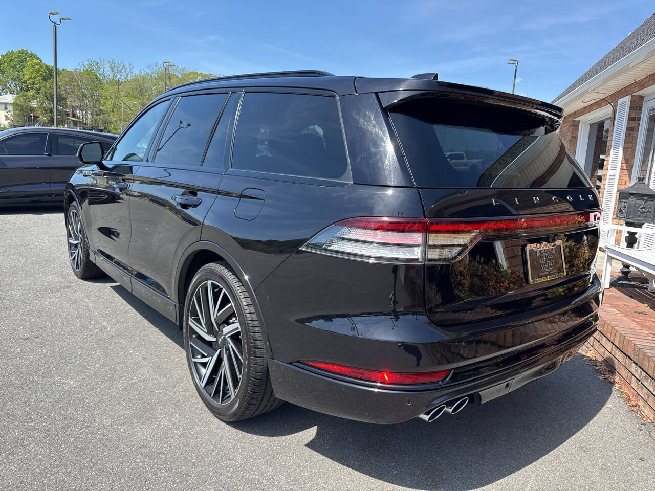 Used 2025 Lincoln Aviator Black Label w/ Jet Appearance Package AWD/4WD image 16