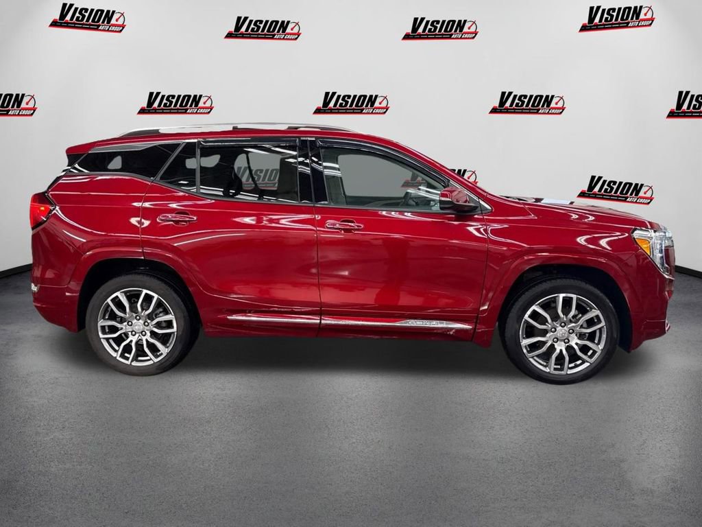 Used 2023 GMC Terrain Denali image 4