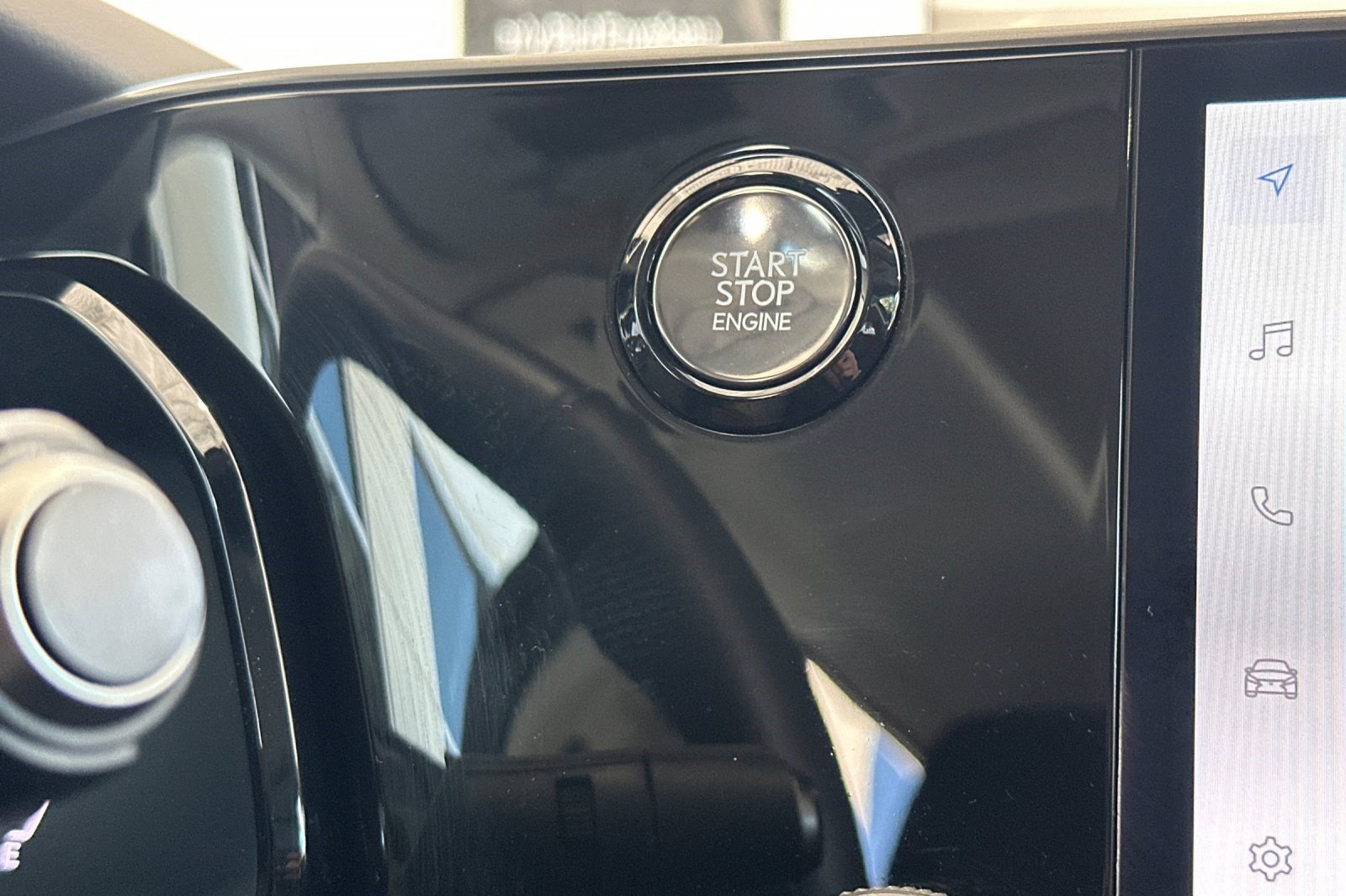 Used 2025 Lexus NX 250 FWD w/ Accessory Package (2T) image 28