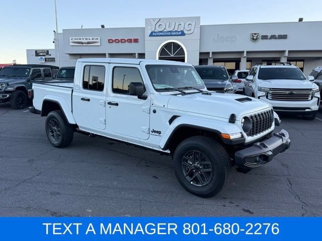 Used 2025 Jeep Gladiator Sport AWD/4WD image 1