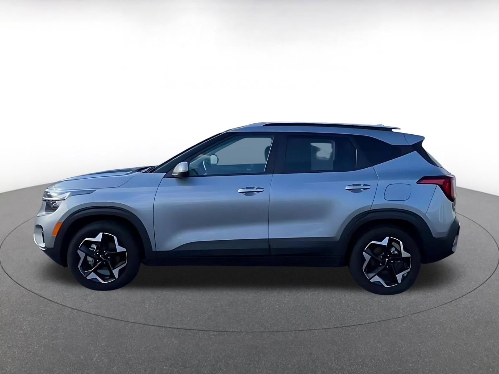 Used 2025 Kia Seltos S image 9