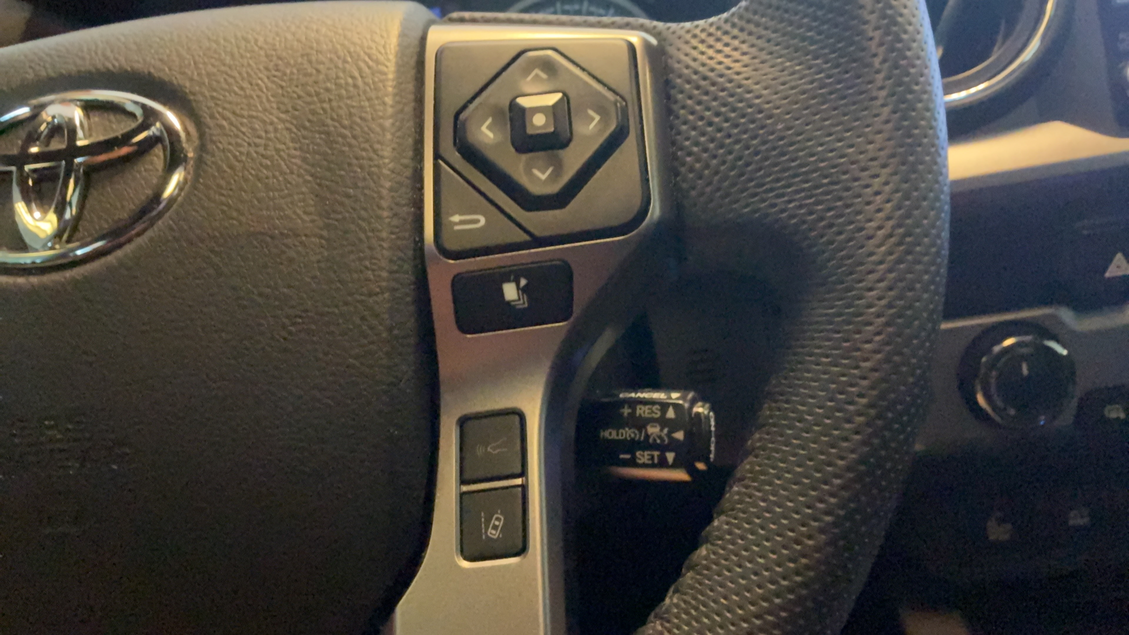 Used 2022 Toyota Tacoma Limited AWD/4WD image 14