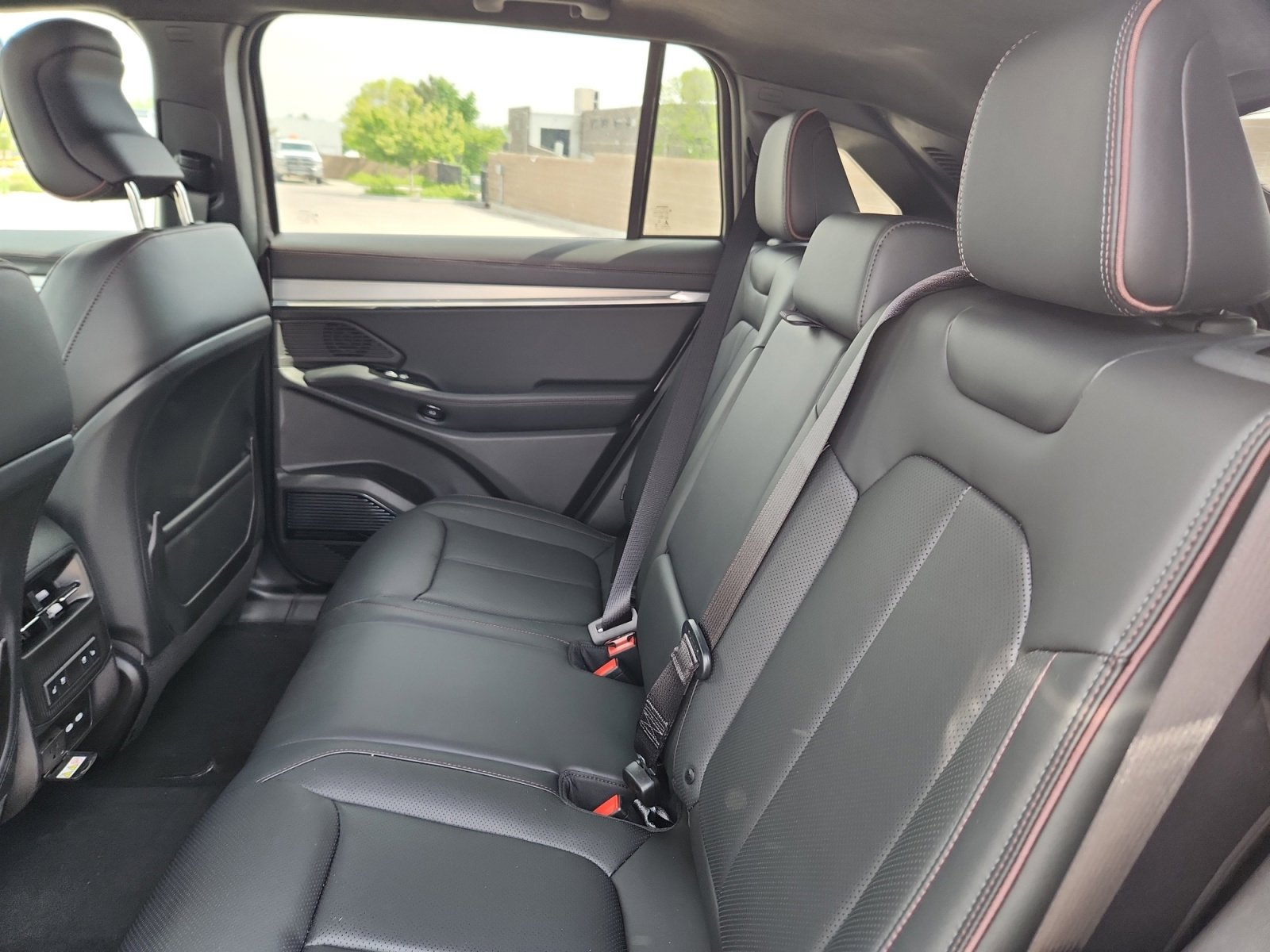 New 2025 Jeep Wagoneer S Launch Edition image 18