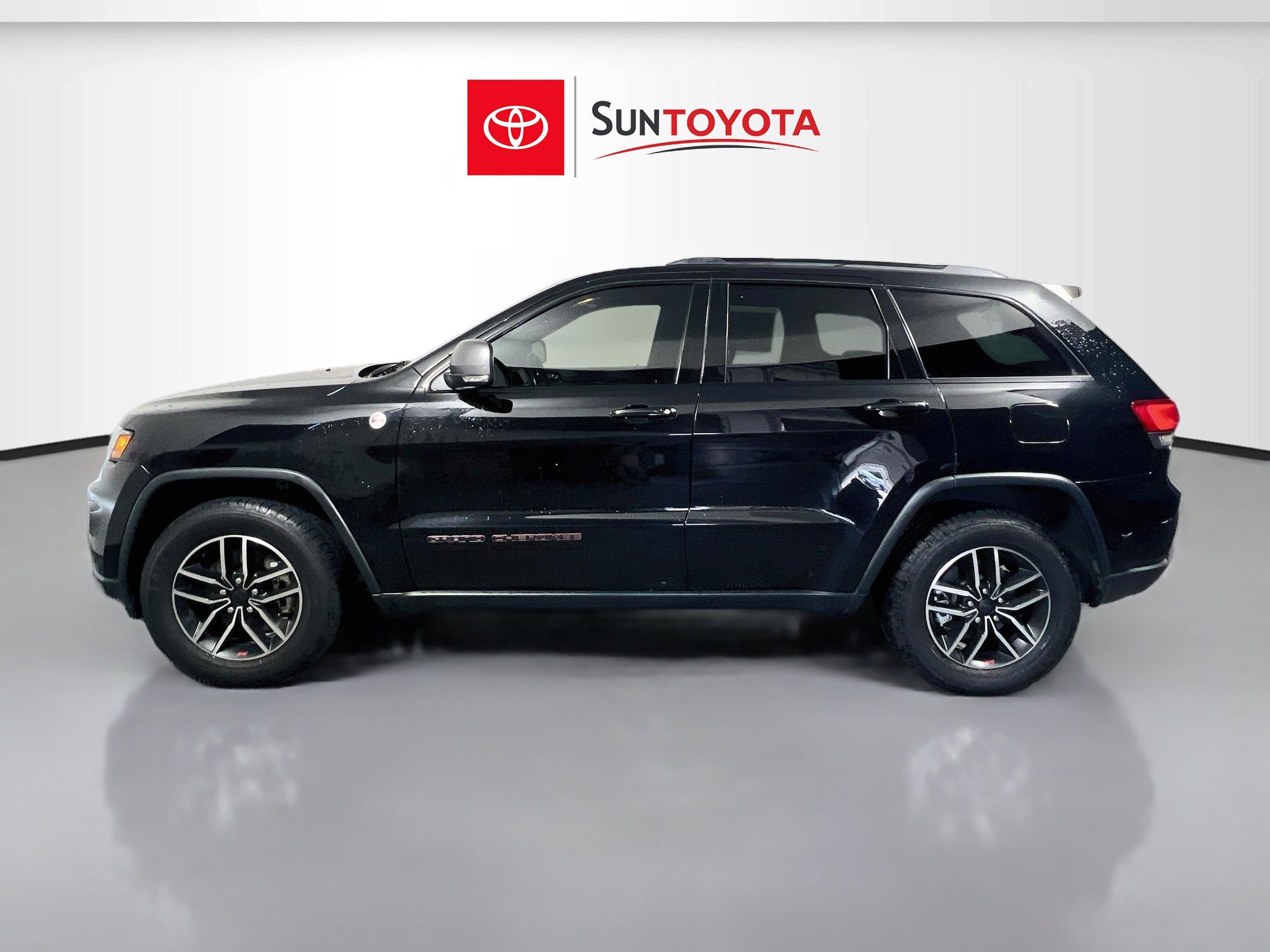 Used 2021 Jeep Grand Cherokee Trailhawk w/ Trailhawk Luxury Group AWD/4WD image 7