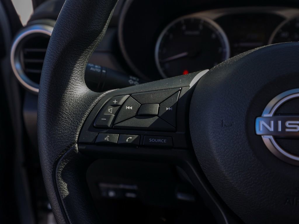 Used 2025 Nissan Versa S w/ Trunk Package image 25