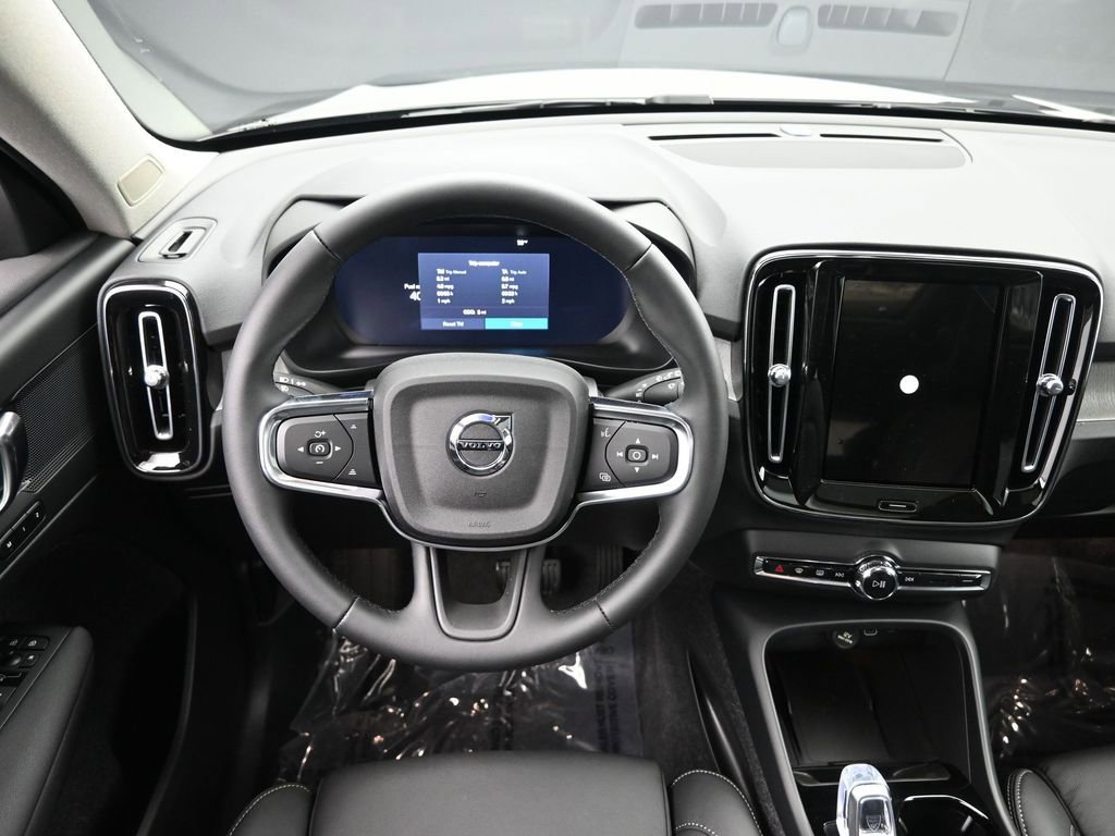 New 2026 Volvo XC40 B5 Plus w/ Protection Package Premier AWD/4WD image 18