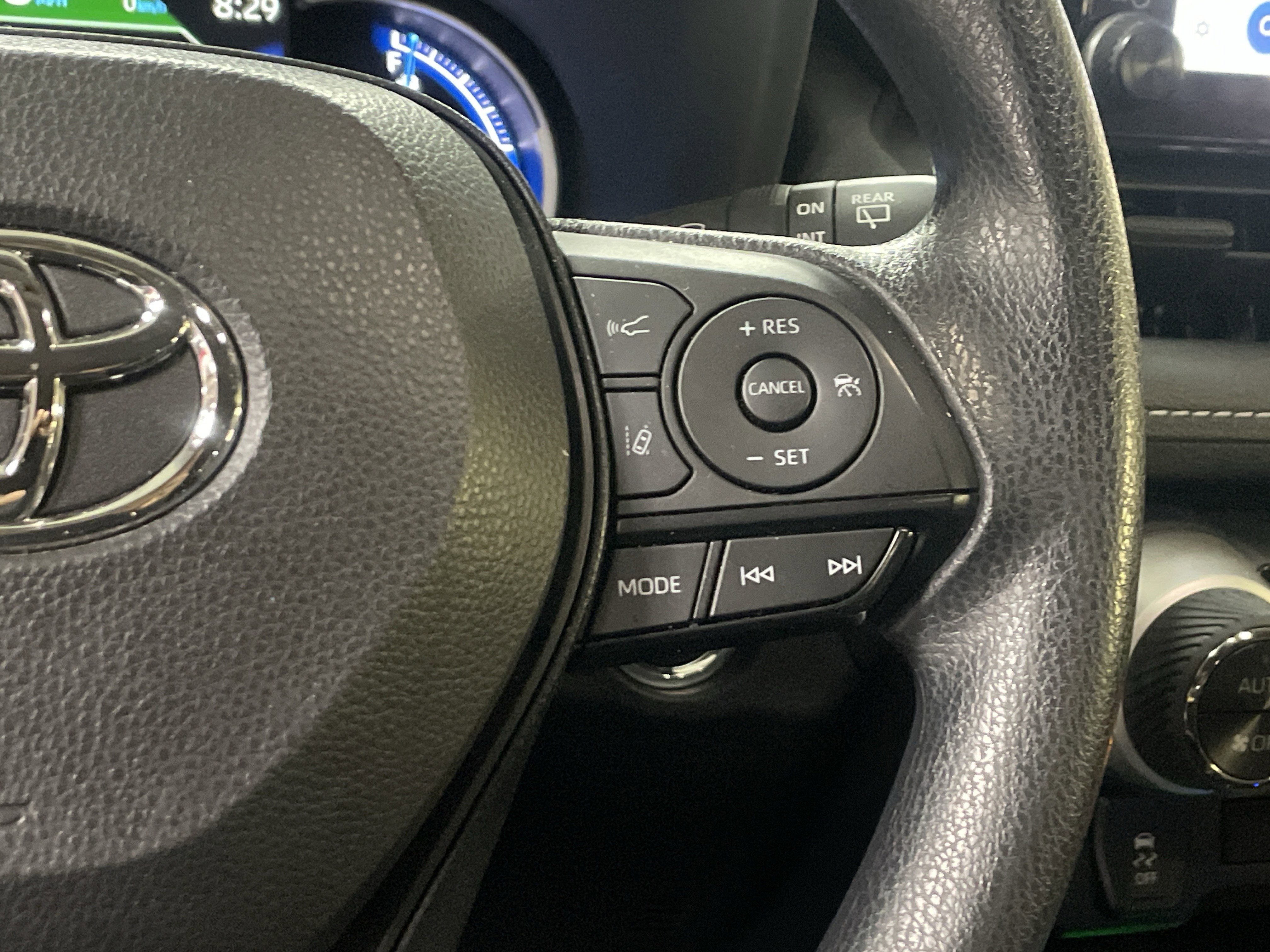 Used 2025 Toyota RAV4 XLE image 20