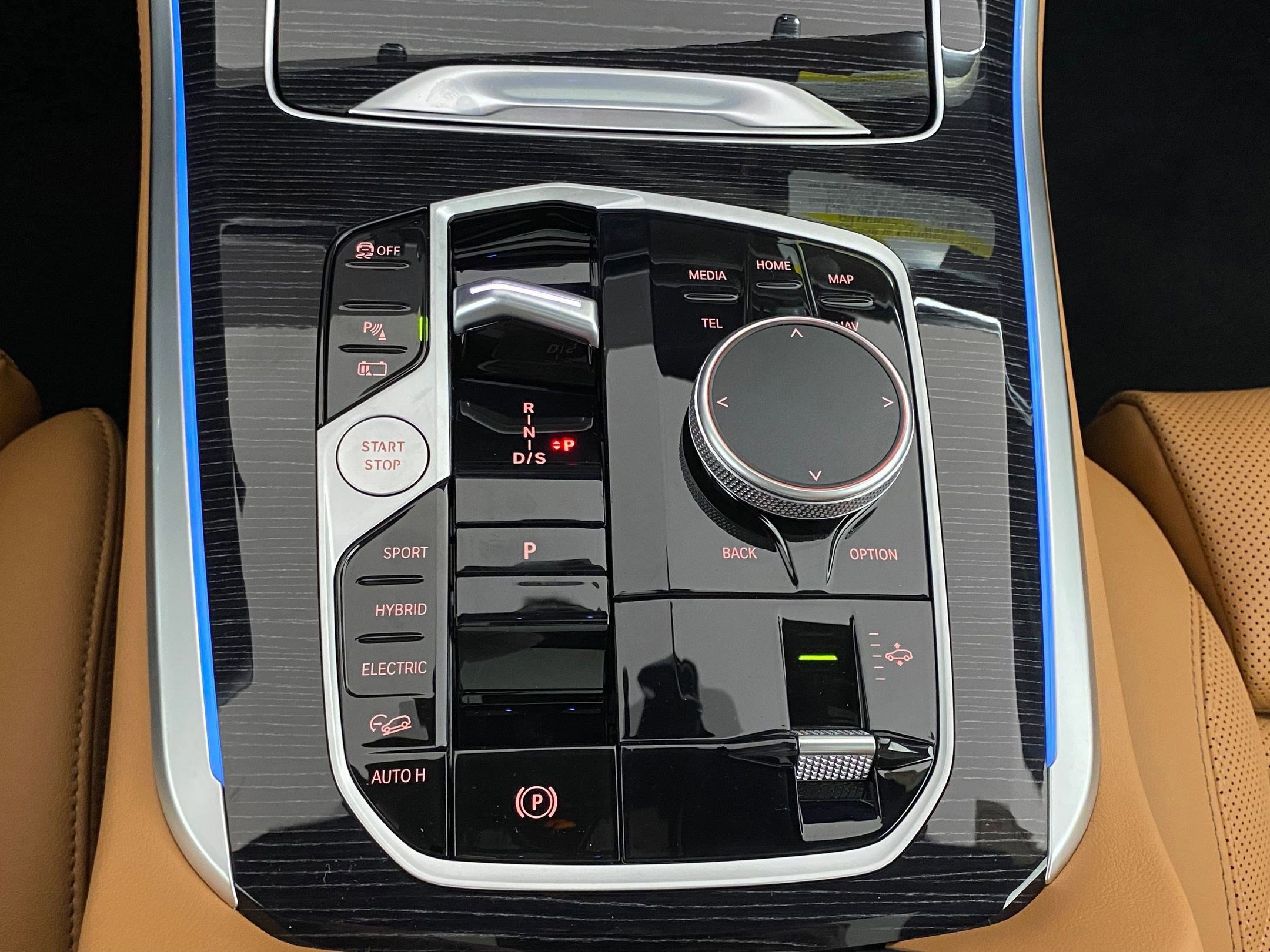 Used 2026 BMW X5 xDrive50e w/ M Sport Package image 15