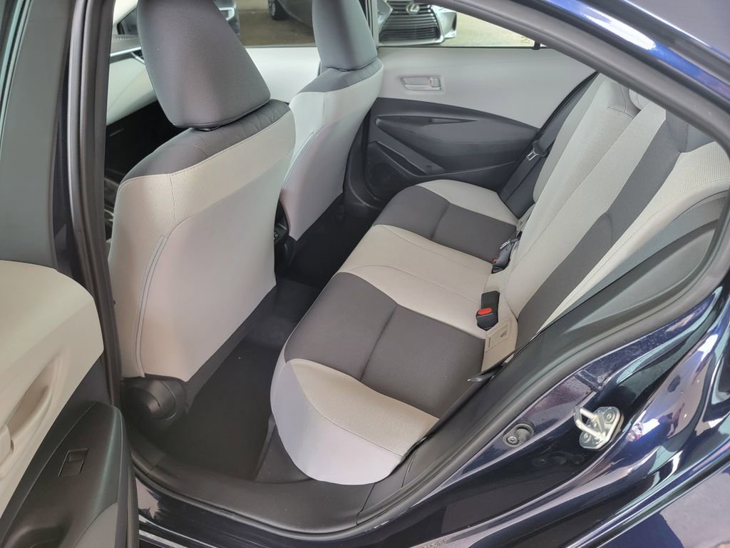 Used 2025 Toyota Corolla LE FWD image 1