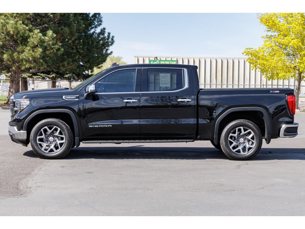 Used 2022 GMC Sierra 1500 SLT AWD/4WD image 6