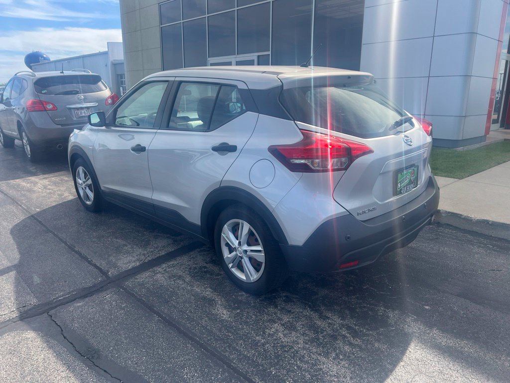 Used 2020 Nissan Kicks S FWD image 7