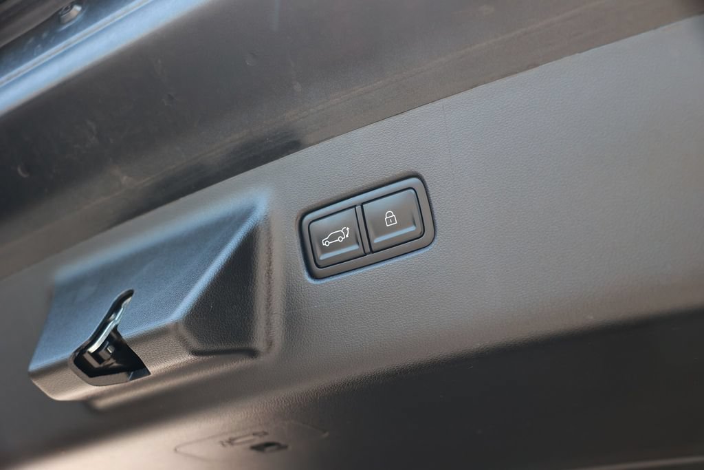 Used 2025 Hyundai Santa Fe SEL FWD image 41
