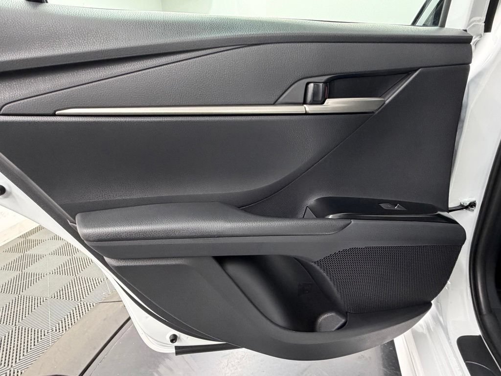 Used 2026 Toyota Camry SE FWD image 38