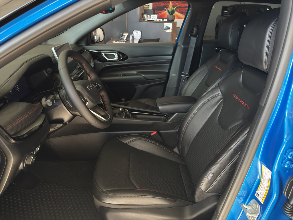 New 2025 Jeep Compass Trailhawk w/ Trailhawk Elite Group image 18