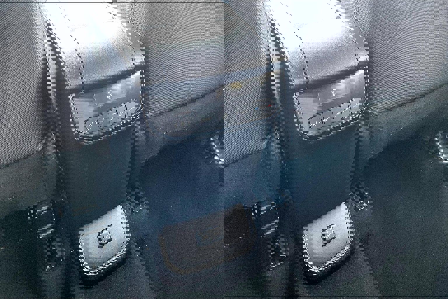 Used 2024 Toyota Highlander LE image 33