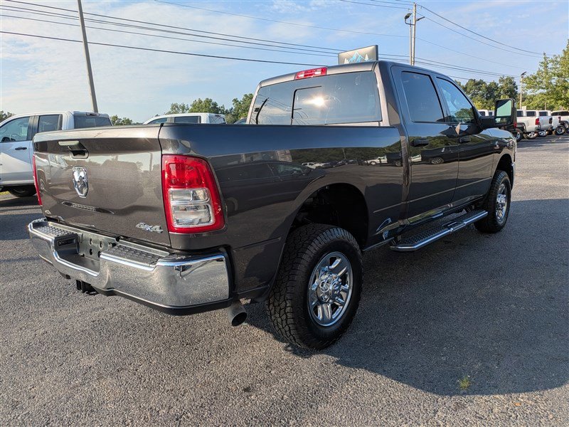 Used 2024 RAM 2500 Tradesman w/ Chrome Appearance Group image 7