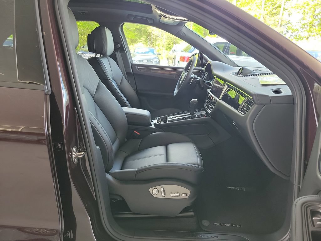 New 2026 Porsche Macan AWD/4WD image 21