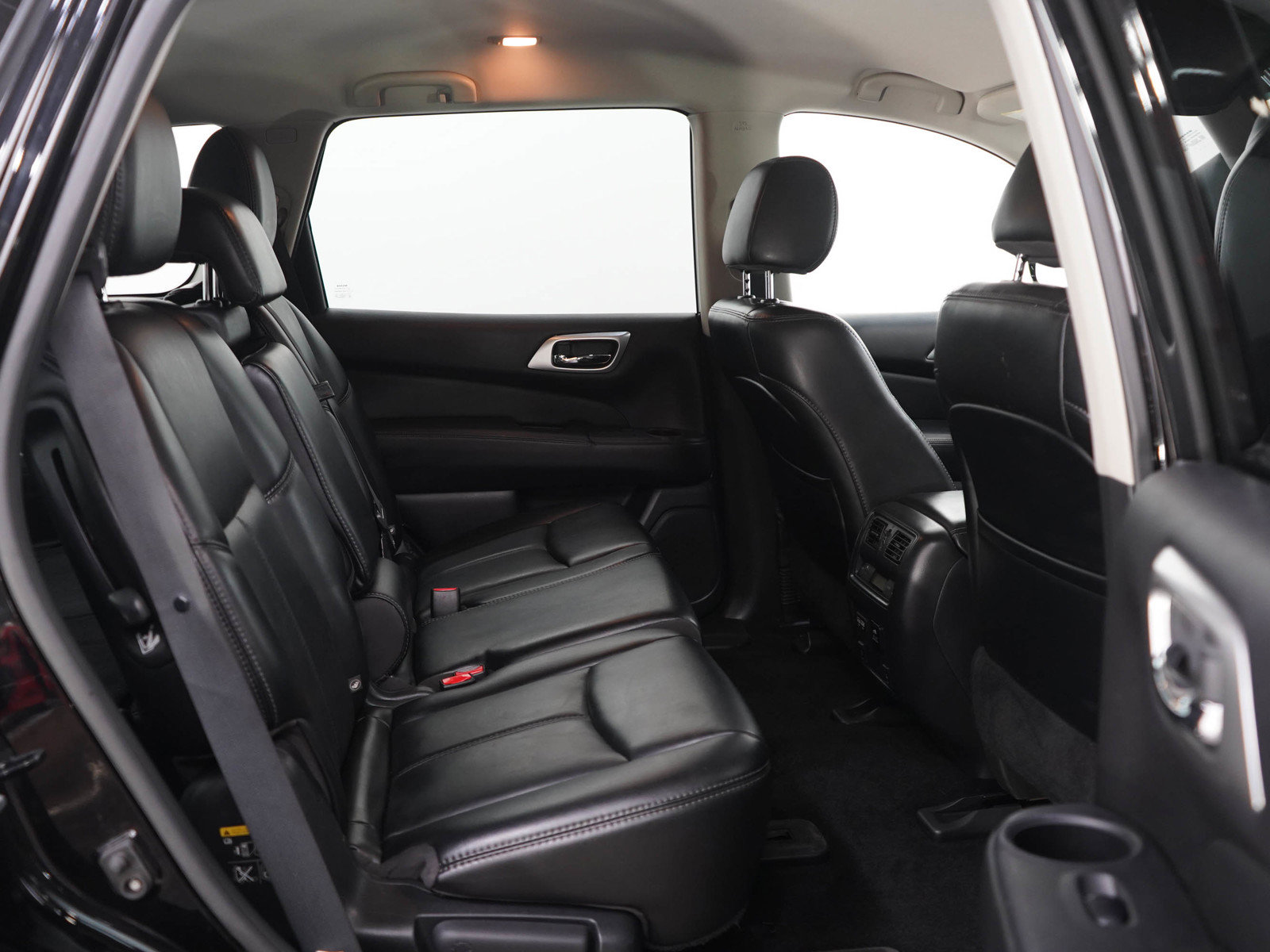 Used 2017 Nissan Pathfinder SL w/ Trailer Tow Package AWD/4WD image 12