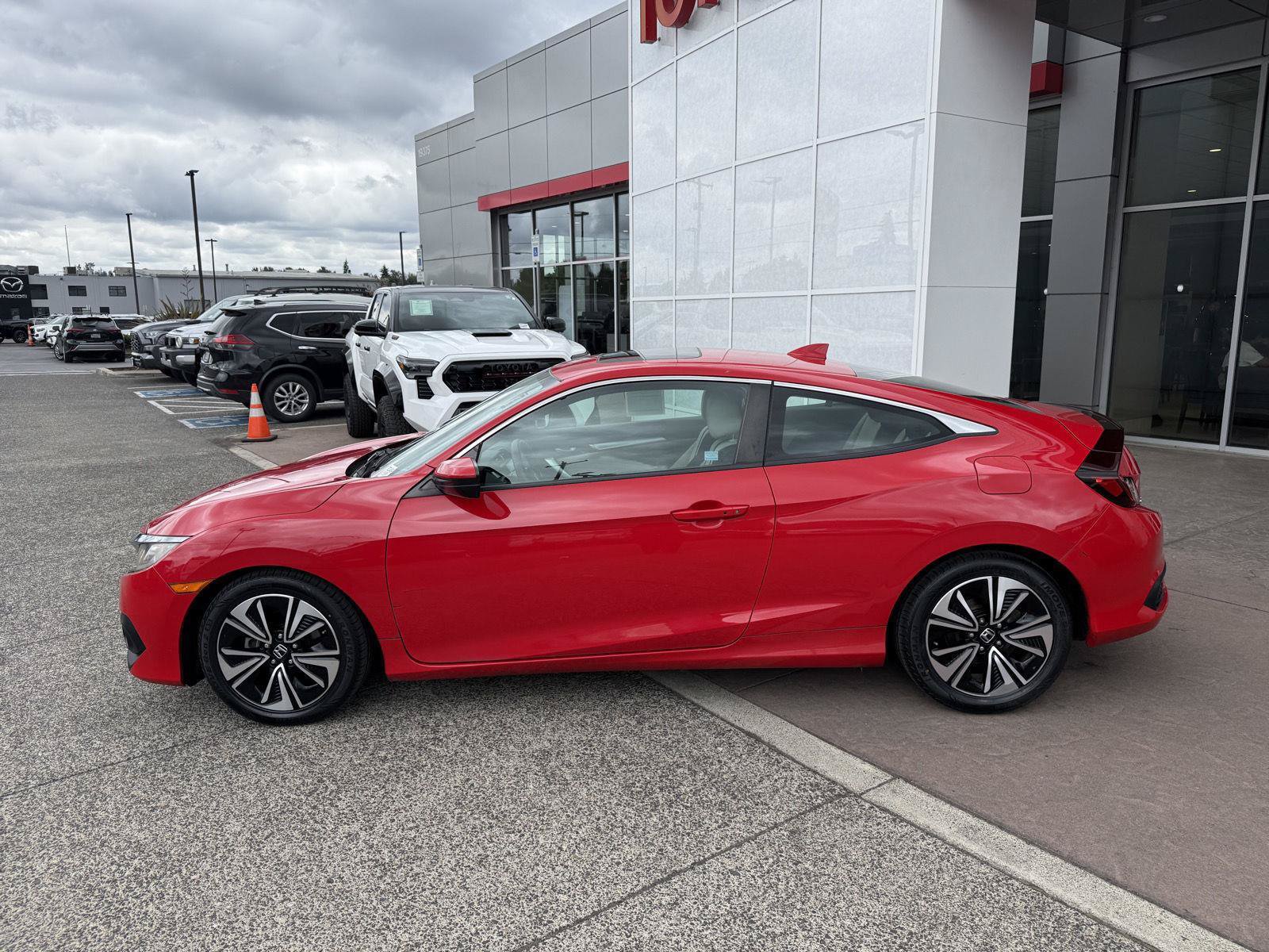 Used 2016 Honda Civic EX-T image 3