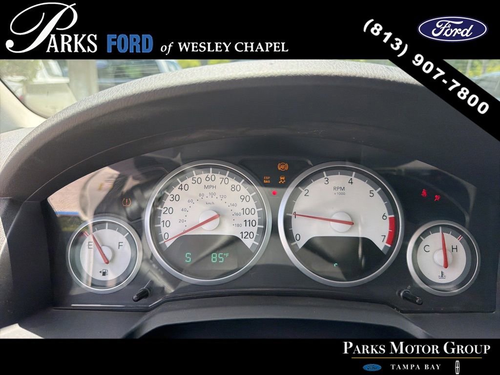 Used 2010 Dodge Grand Caravan SXT FWD image 3