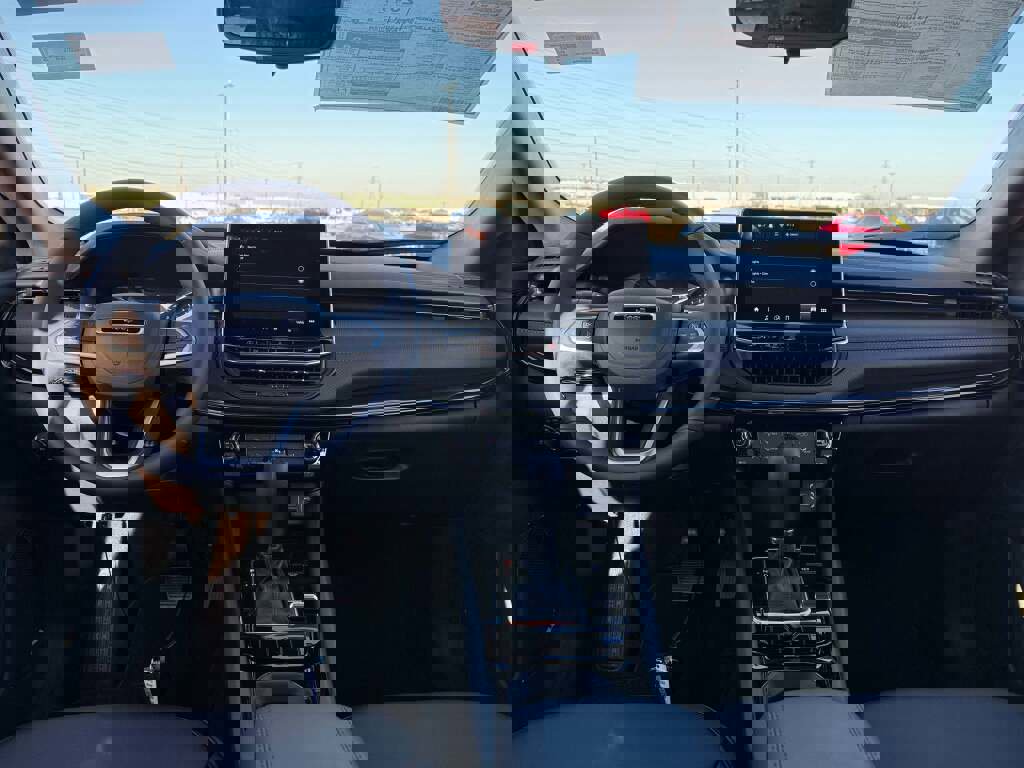 New 2026 Jeep Compass Latitude image 25