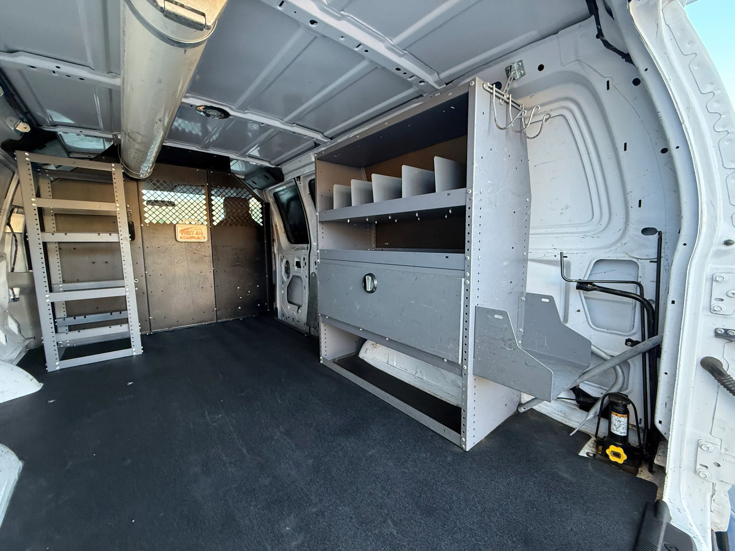 Used 2014 Ford E-150 and Econoline 150 w/ Power Group image 21