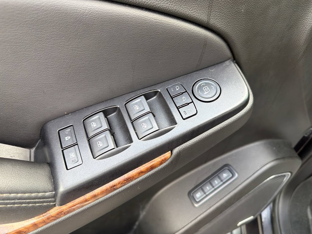 Used 2018 Chevrolet Tahoe Premier AWD/4WD image 19