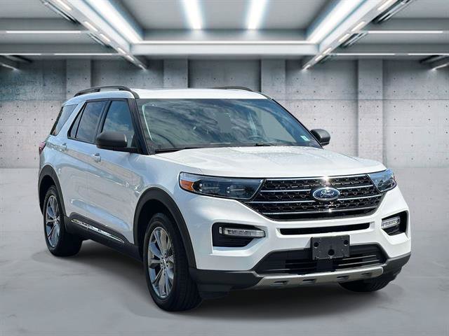Used 2023 Ford Explorer XLT w/ Equipment Group 202A AWD/4WD image 2