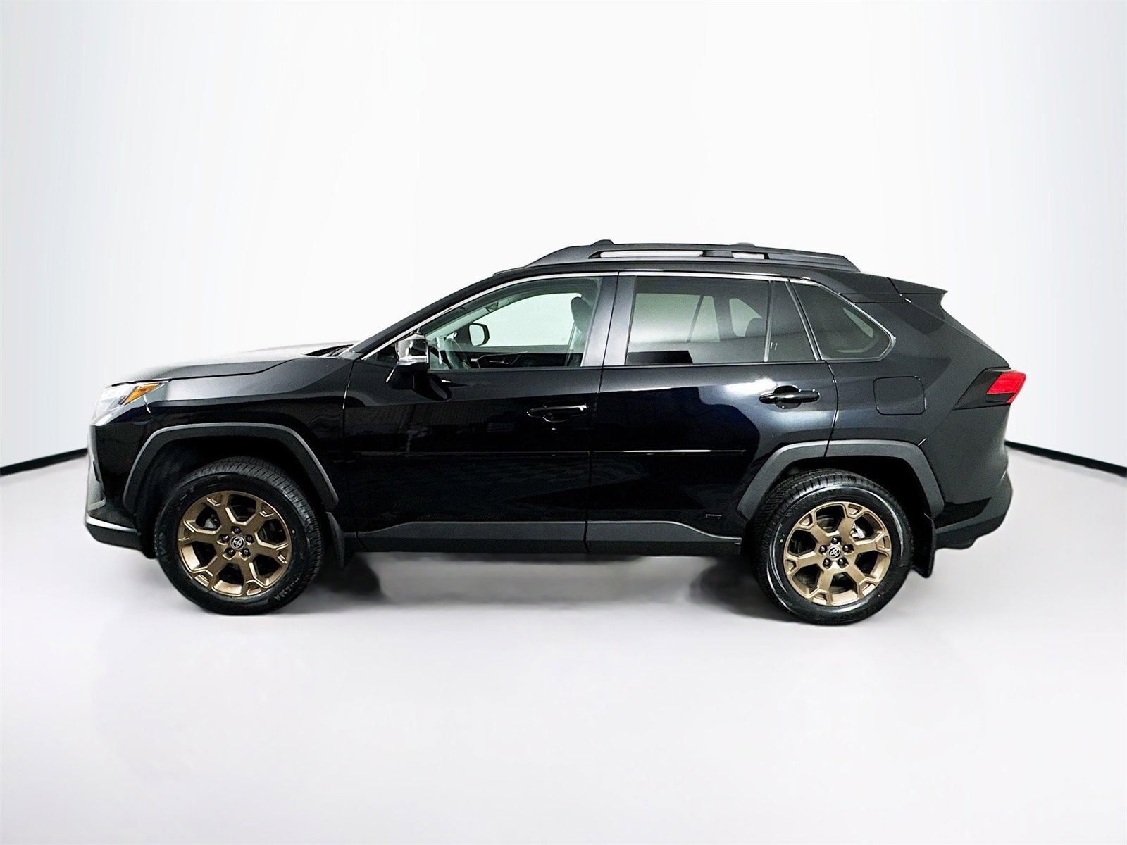 Used 2024 Toyota RAV4 AWD Hybrid image 4