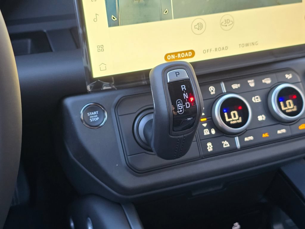New 2026 Land Rover Defender 110 X-Dynamic SE AWD/4WD image 24