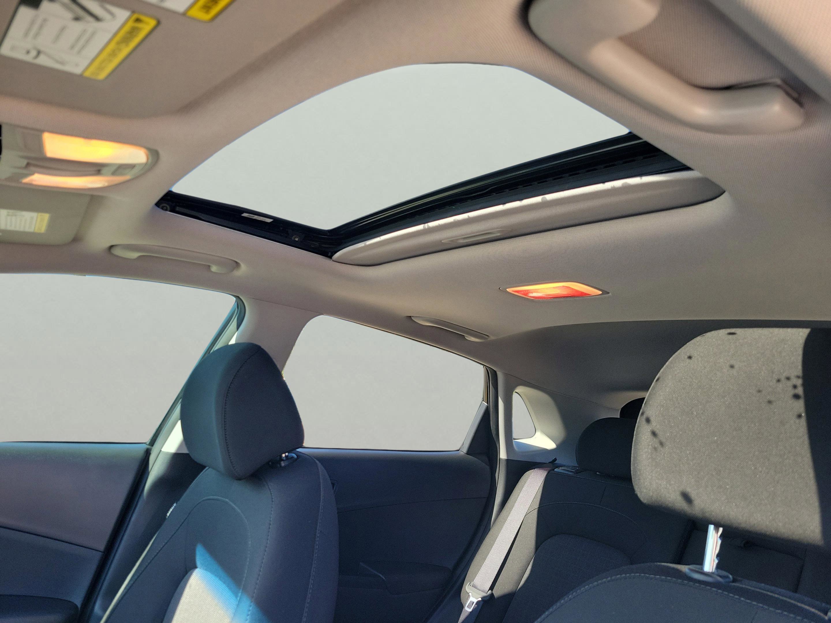 Certified 2022 Hyundai Kona SEL w/ Convenience Package image 16