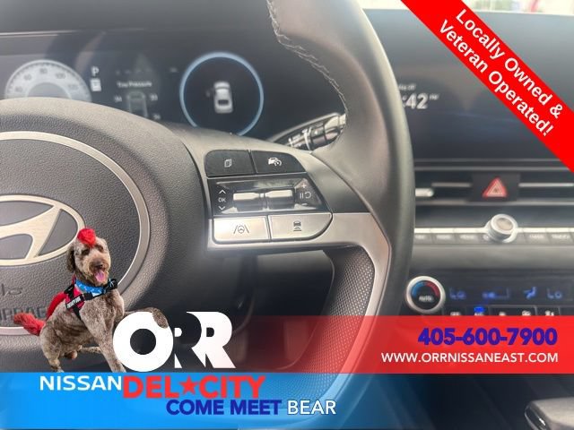 Used 2025 Hyundai Elantra SEL FWD image 18