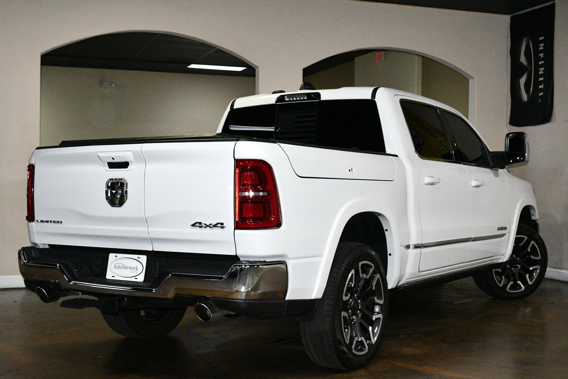 Used 2025 RAM 1500 Limited AWD/4WD image 5