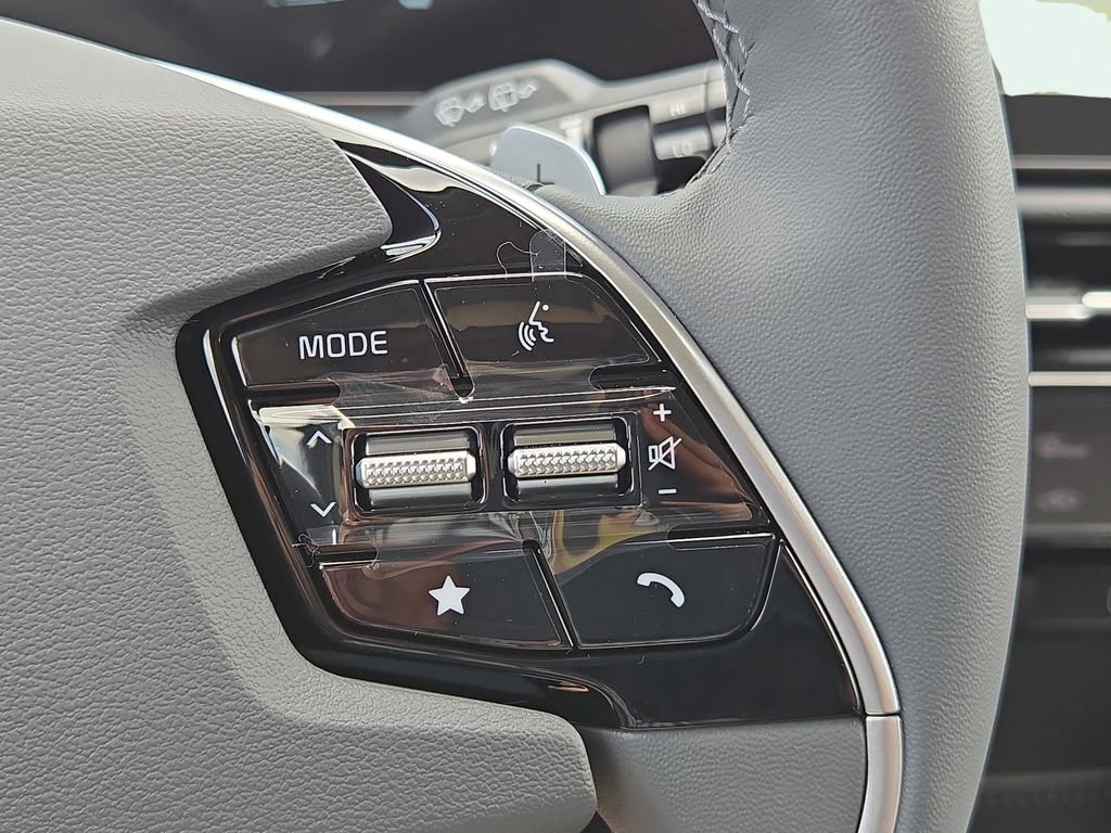New 2025 Kia Niro EX Touring image 31