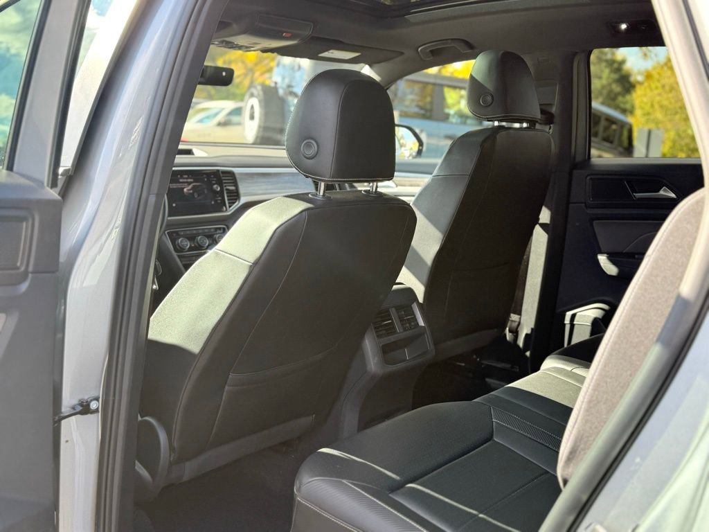 Used 2022 Volkswagen Atlas Cross Sport SE image 16