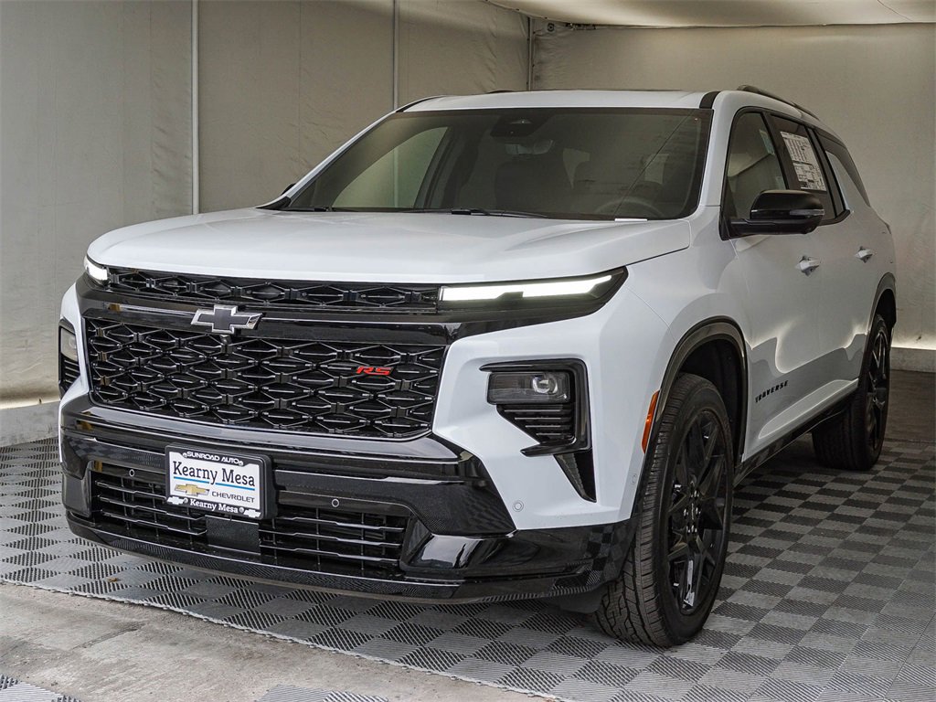 New 2026 Chevrolet Traverse RS w/ LPO, Floor Liner Package image 3
