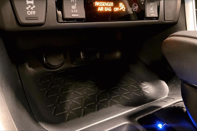 Used 2019 Toyota RAV4 XLE w/ Convenience Package AWD/4WD image 33