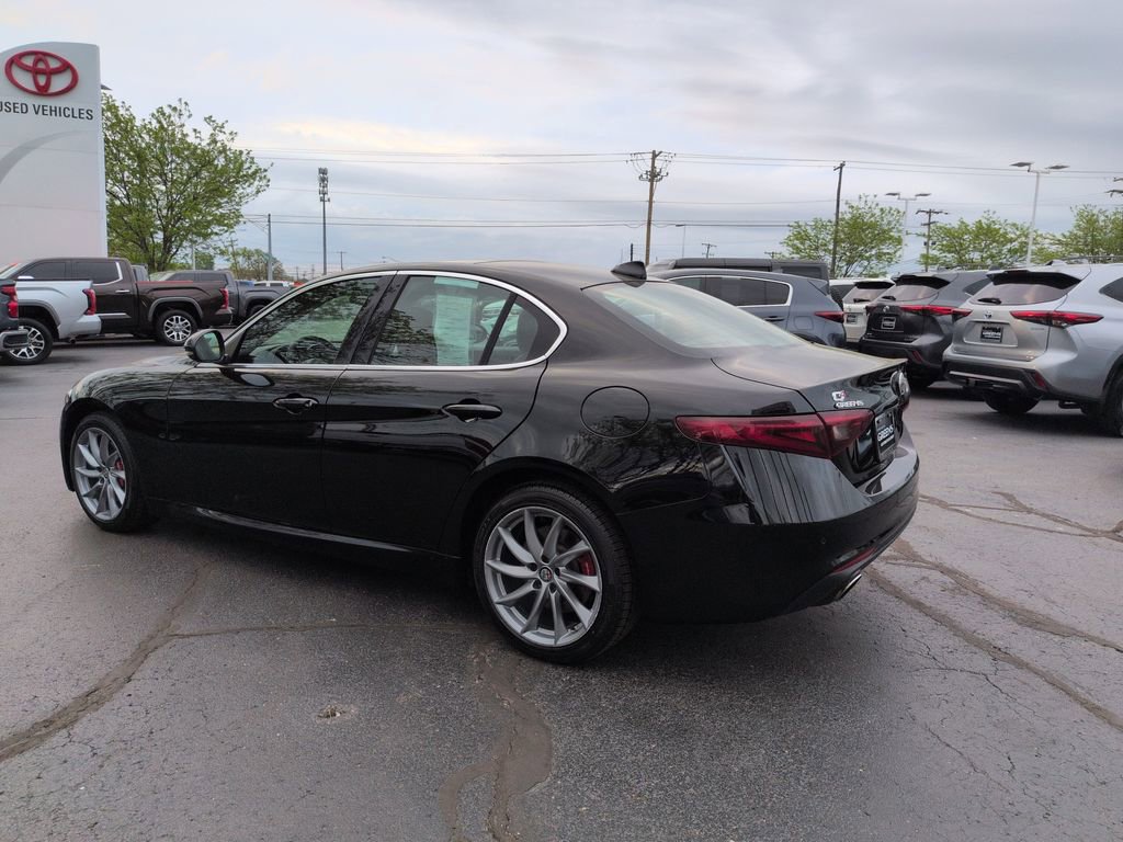 Used 2019 Alfa Romeo Giulia AWD image 3