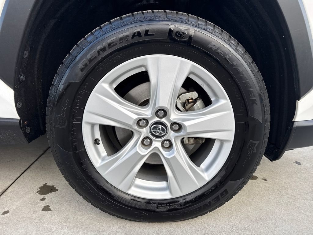 Used 2020 Toyota RAV4 XLE image 11